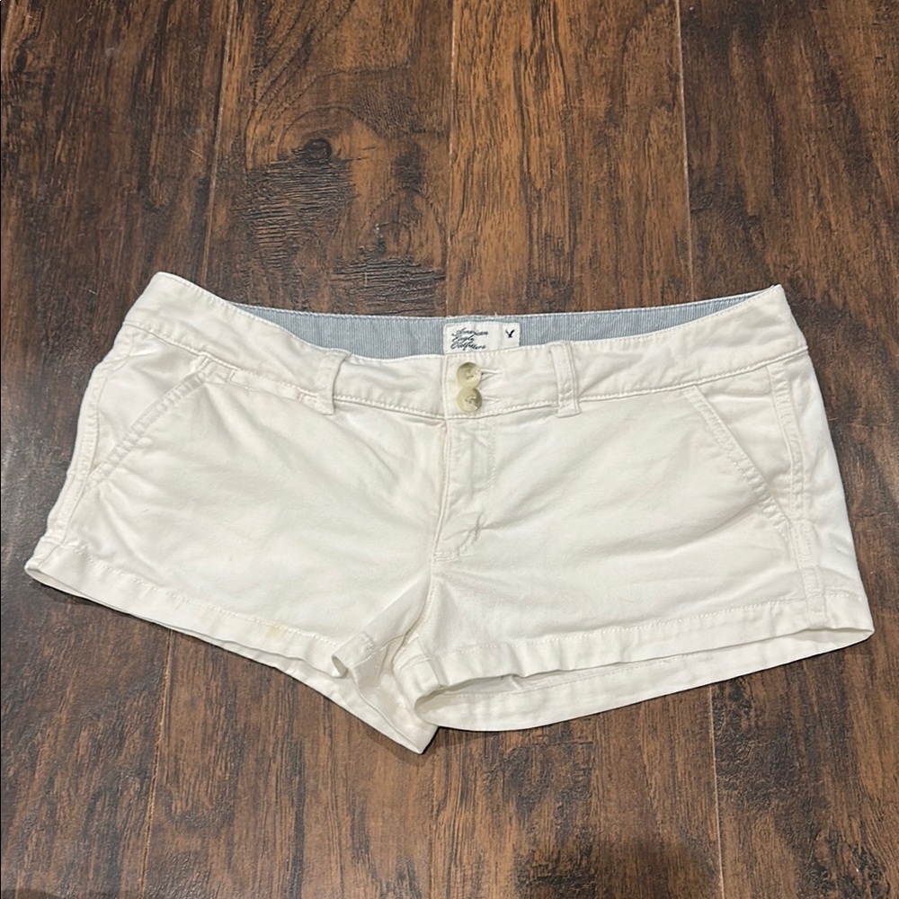 American Eagle Outfitters khaki shorts size 6